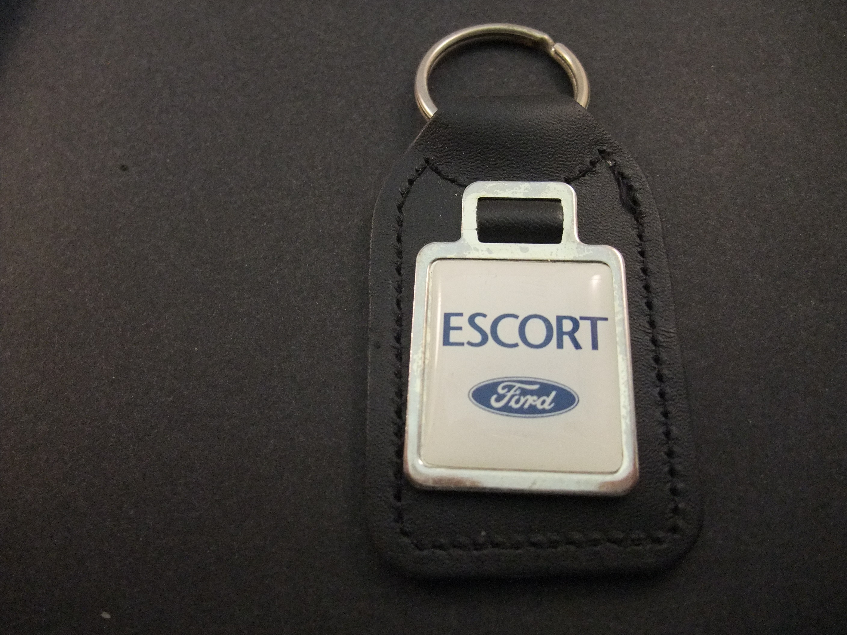 Ford Escort compact klasse model sleutelhanger